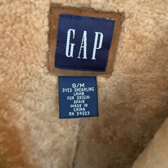 GAP Women's Brown Shearling Vest - Picture 5 of 6